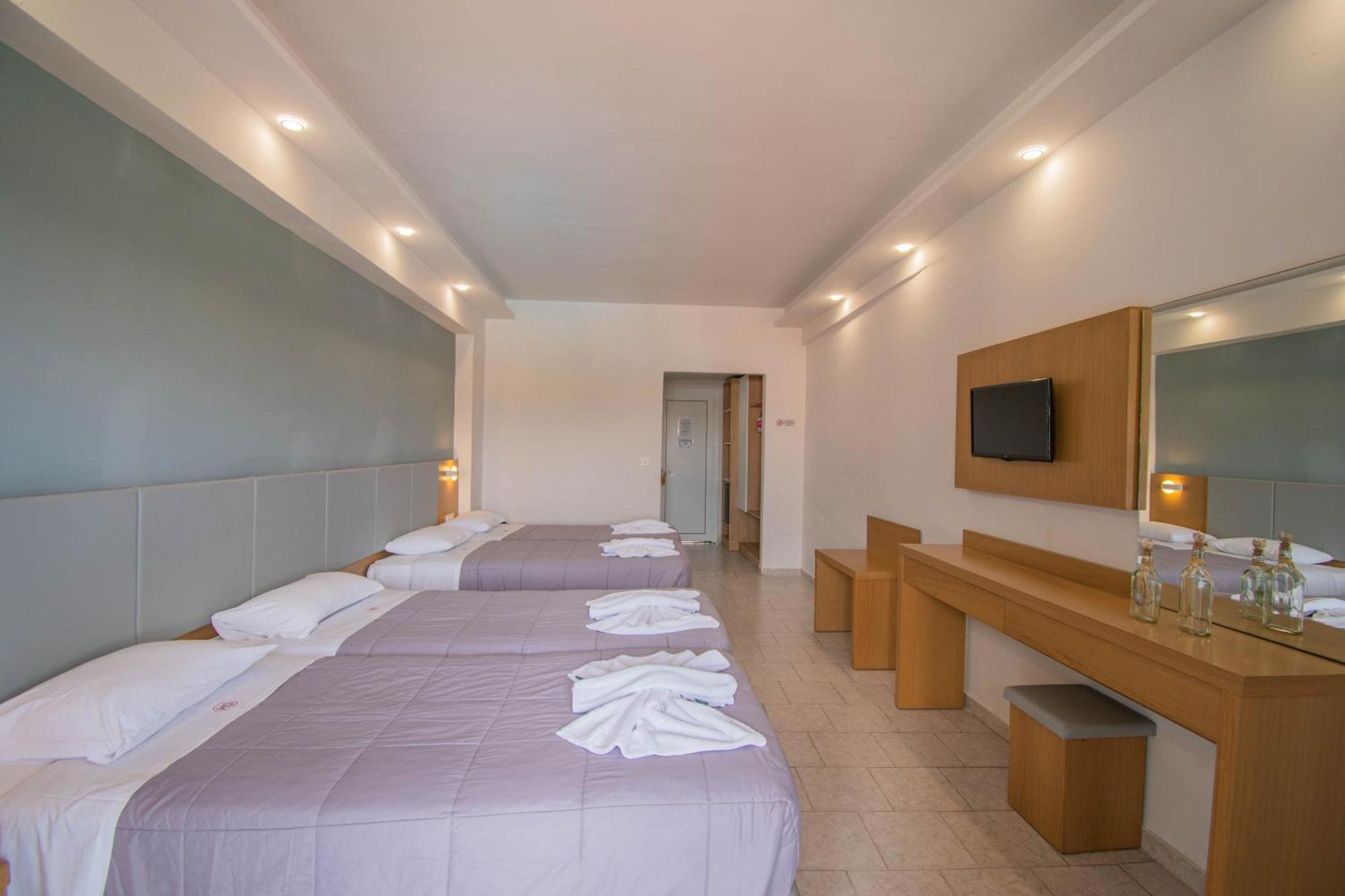 Denny's Hotel 3*